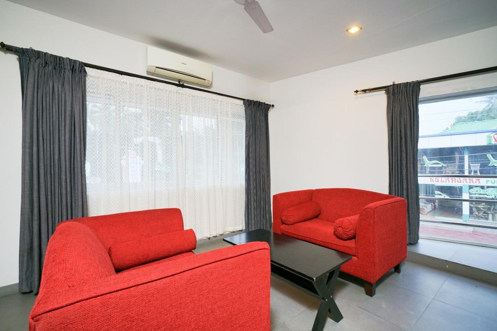 Super Townhouse Mookkannoor Tourist Home Angamaly Exterior photo